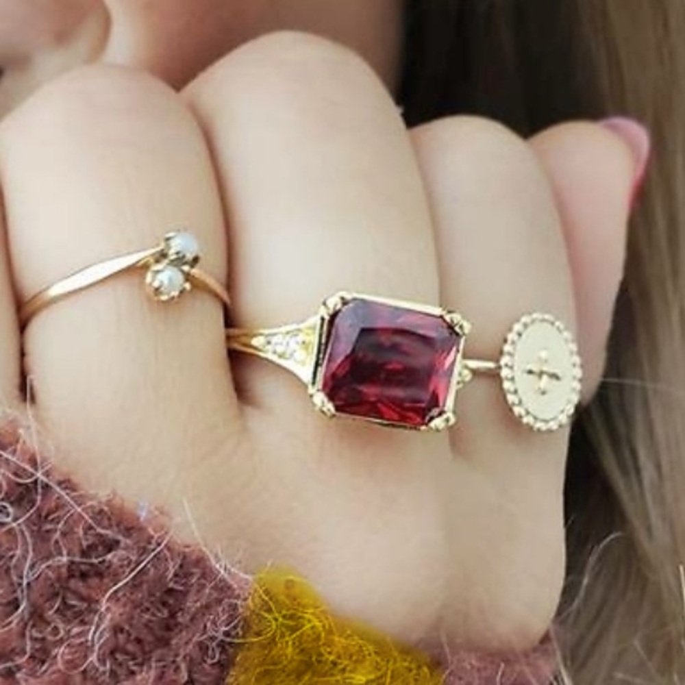 Replica of Josephine’s Ruby coronation ring
